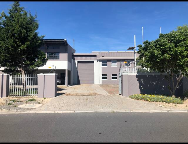 1,890M² WAREHOUSE TO LET IN AIRPORT INDUSTRIA